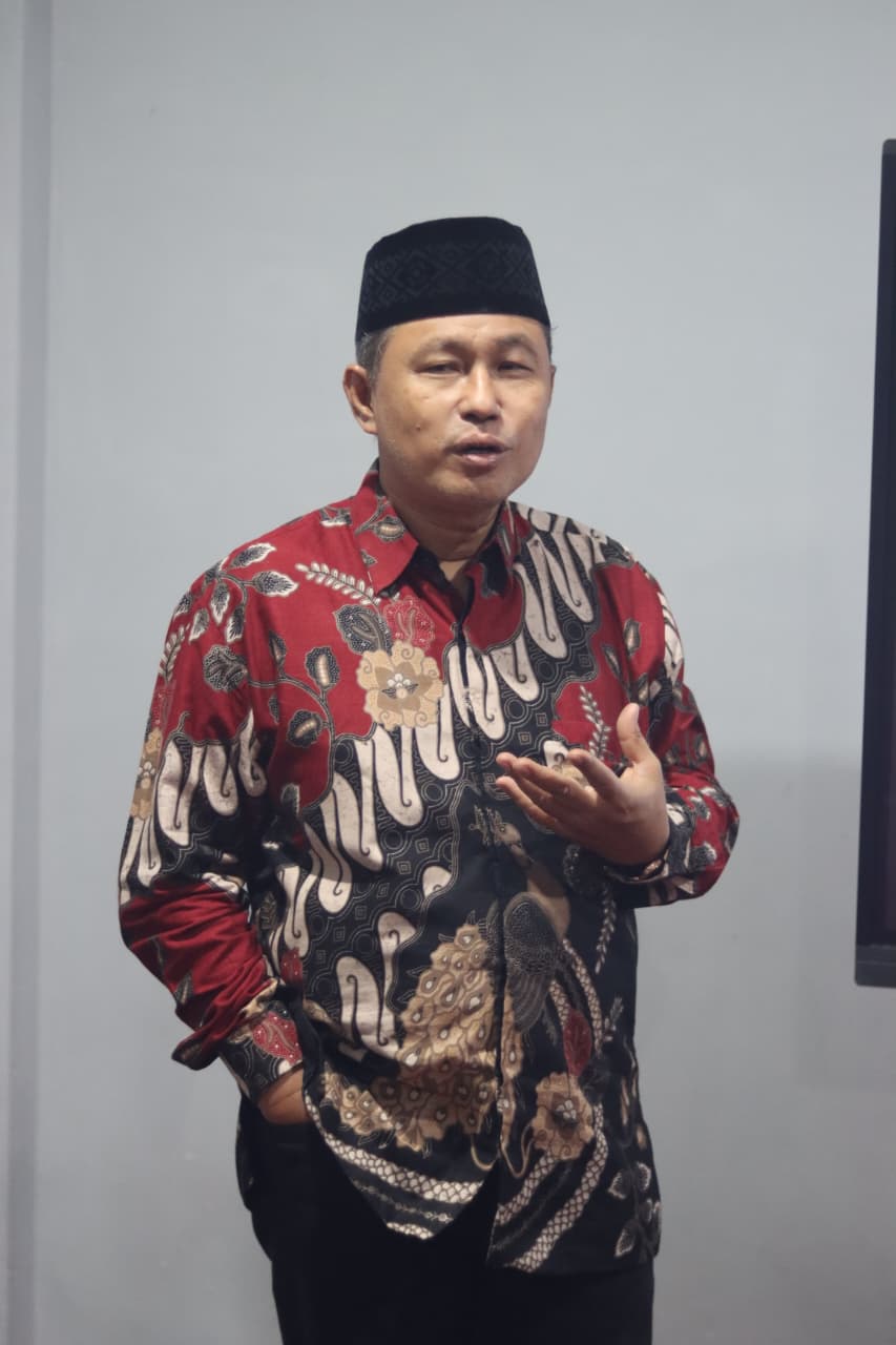 Menjadi Warga Dunia Tanpa Kehilangan Akar